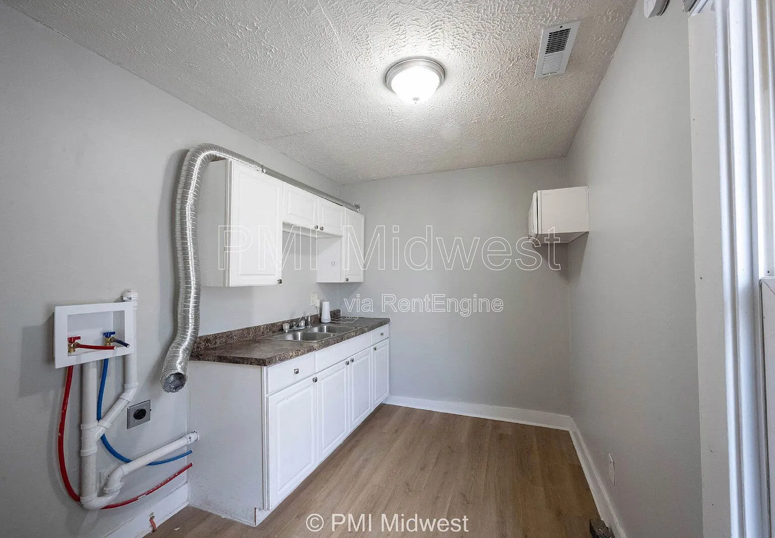 1 bed, 1.0 bath, 700 sqft, $699 — Photo 3