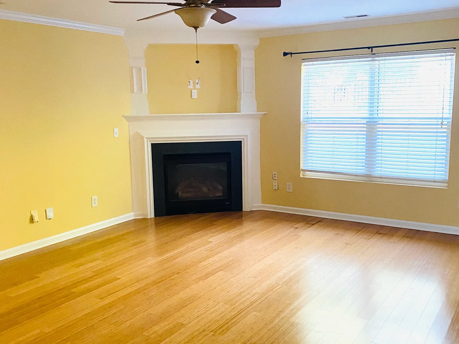 3 bed, 2.5 bath, 1770 sqft, $2,200 — Photo 3