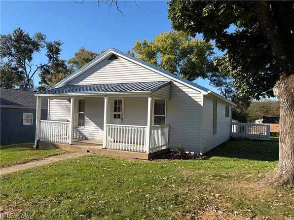93 Deerfield Rd, Zanesville, OH 43701