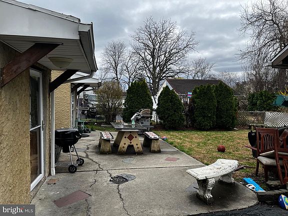 5th image of 528 East Ave #526