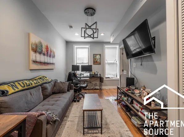 1624 W Beach Ave, Chicago, IL