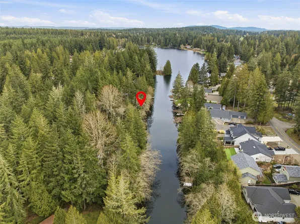 110 E Westlake Way, Allyn, WA 98524