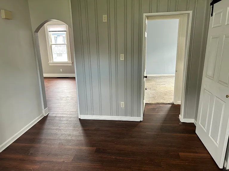 218 W Vine St — Photo 6