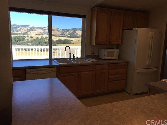 Enjoy the views while eating at the kitchen bar.