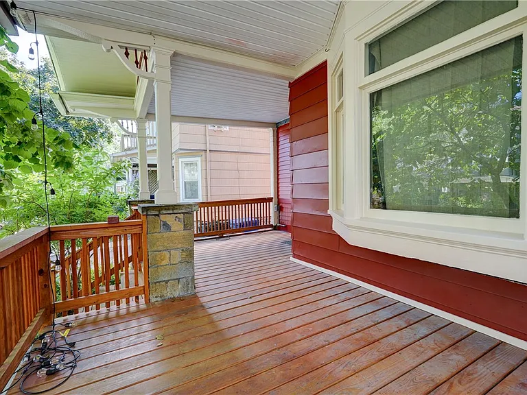 47 Amherst St #UP — Photo 2