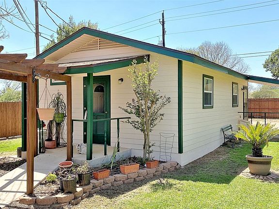 4th image of 300 Manor Dr