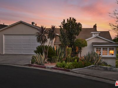 4185 Holly Knoll Dr, Los Angeles, CA, 90027