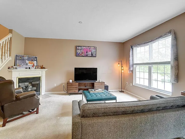 728 Spring Valley Dr — Photo 29
