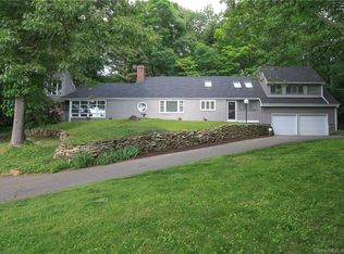 92 Moseley Ter, Glastonbury, CT 06033
