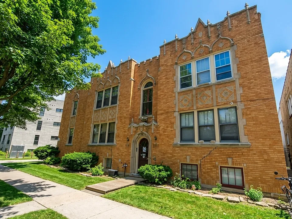 5801 N Richmond St #1E
