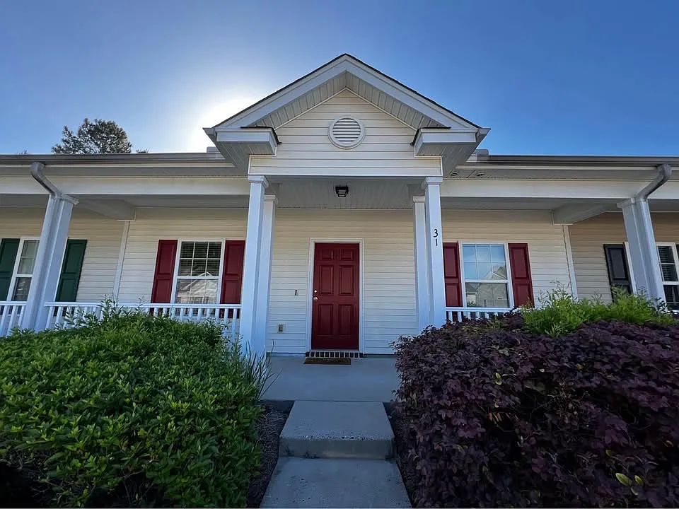 31 Falkland Ave