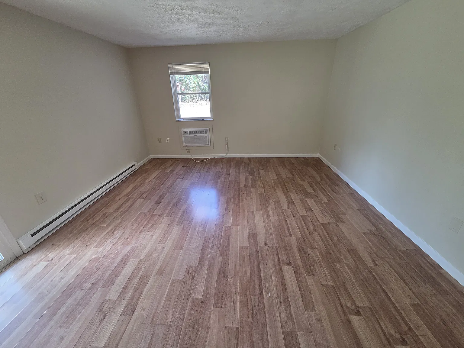 2 bed, $950 — Photo 2