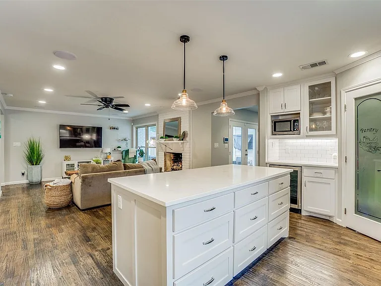 6711 Kingsbury Dr — Photo 12