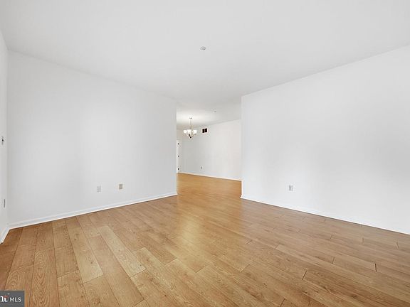 5th image of 131 Cody Dr Unit 11