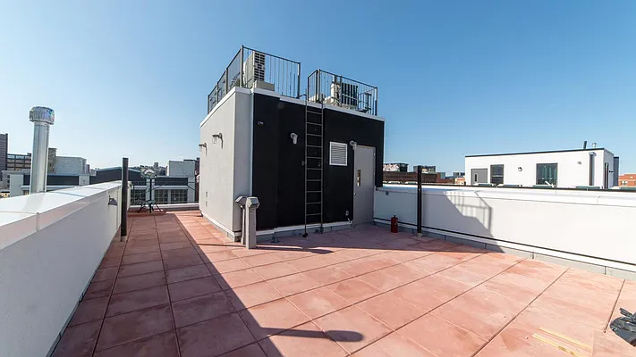 Rented by Nooklyn NYC LLC | media 18