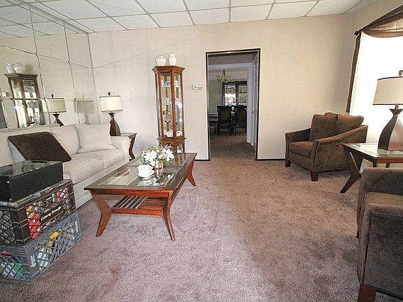 2nd image of 3305 Avenue
