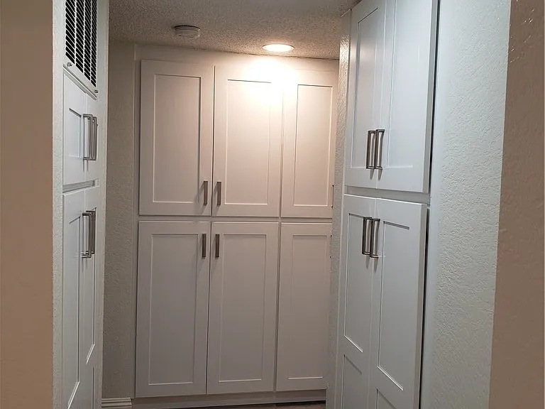 254 E Fern Ave #106 — Photo 3