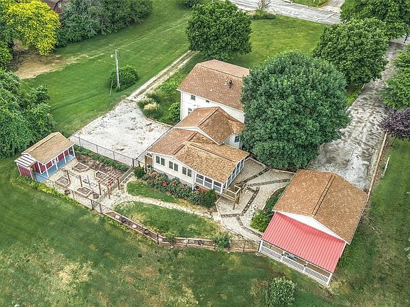2nd image of 9140 Forest Dr