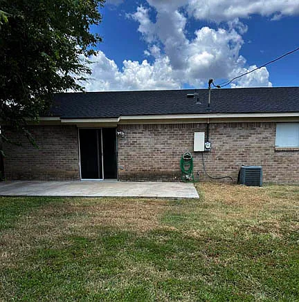 3 bed, 1318 sqft, $1,895 — Photo 2