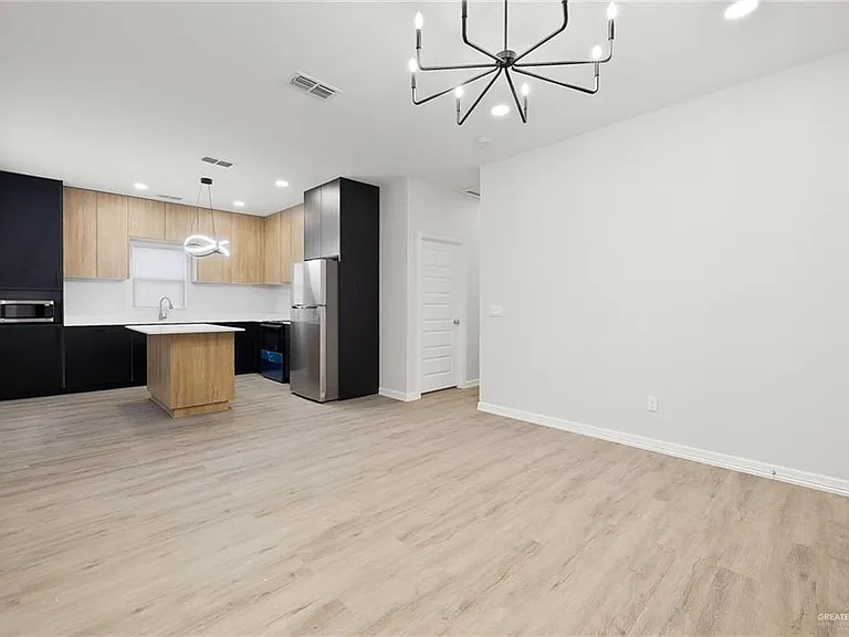 4504 Larkspur Ave #2 — Photo 4
