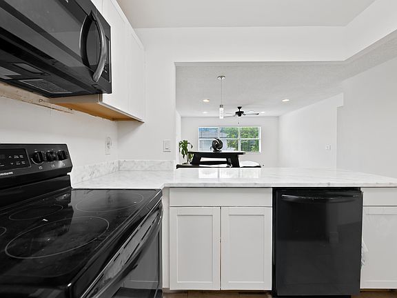 4th image of 430 SE 2ND Avenue #21