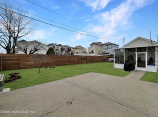 945 Olympia Blvd, Staten Island, NY 10306