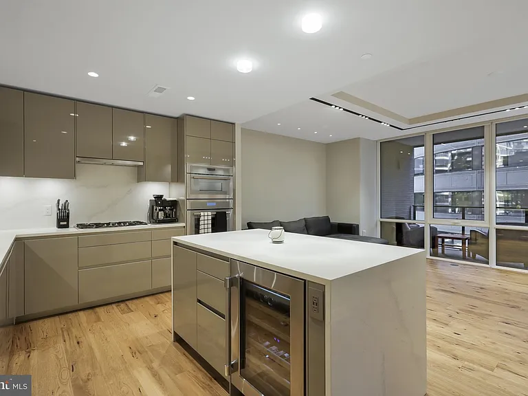 1781 N Pierce St #406 — Photo 5