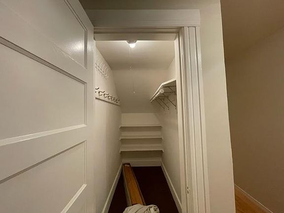 5th image of 326 Frederick St