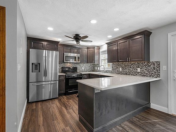 2nd image of 759 Wellman Ave Unit 759