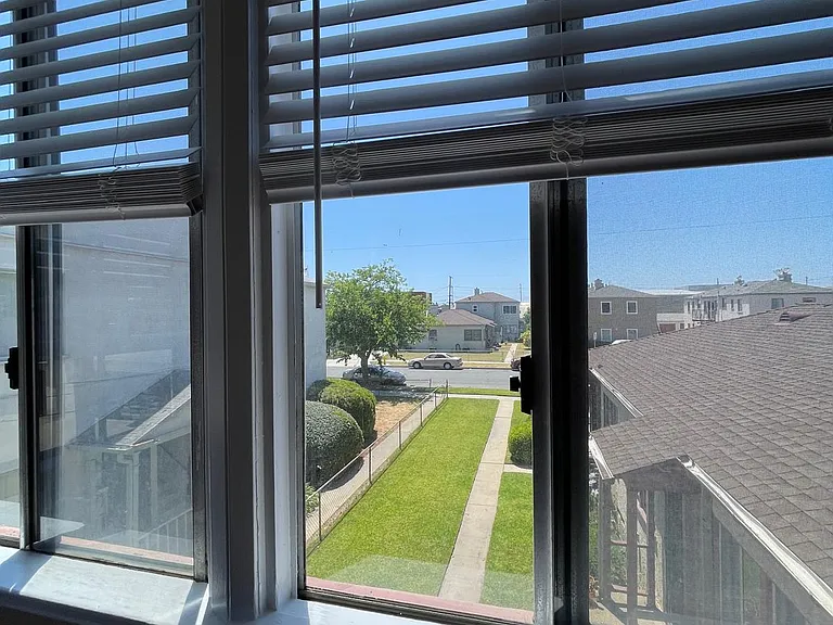 16104 S Harvard Blvd #D — Photo 6