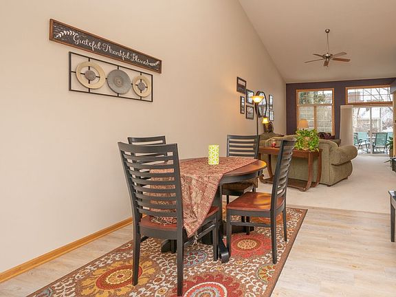 5th image of 6028 Villa Dr