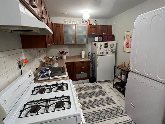 3rd image of 3443 N Broadway St #1E