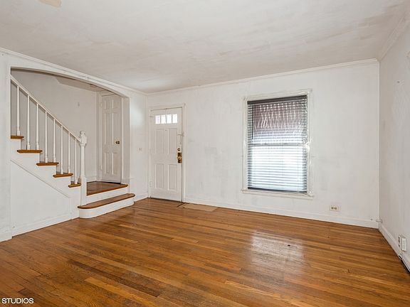 2nd image of 1543 Broadway Ave