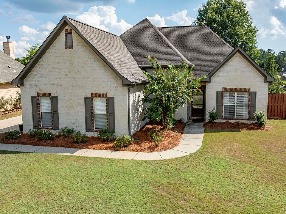 1st image of 633 Barkley Cir