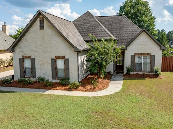633 Barkley Cir, Alabaster, AL 35007