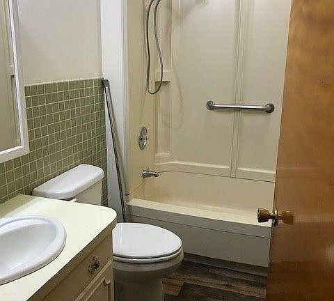 3rd image of 2081 Harrison Ave