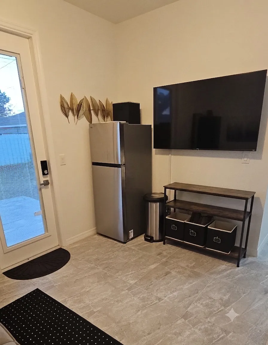 NE Juanita Pl, Cape Coral — Photo 2