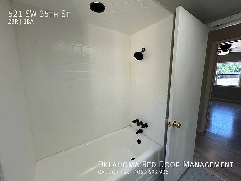 521 SW 35th St — Photo 11