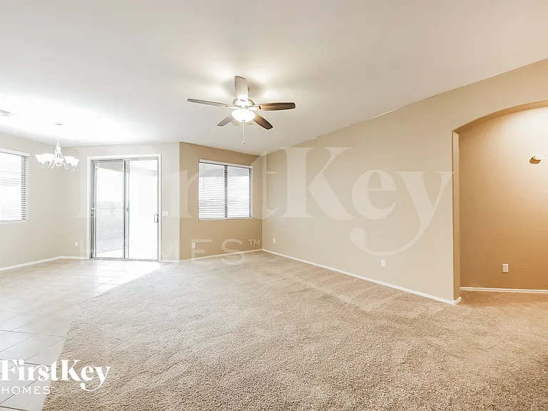 188 S 154th Ln — Photo 5