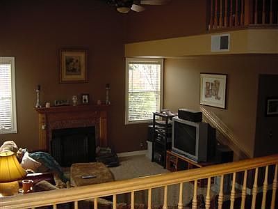 4th image of 1240 Palmerston Loop
