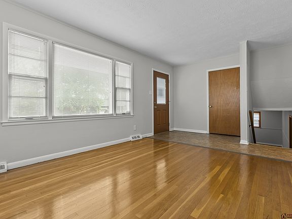 2nd image of 2124 Violet Rd