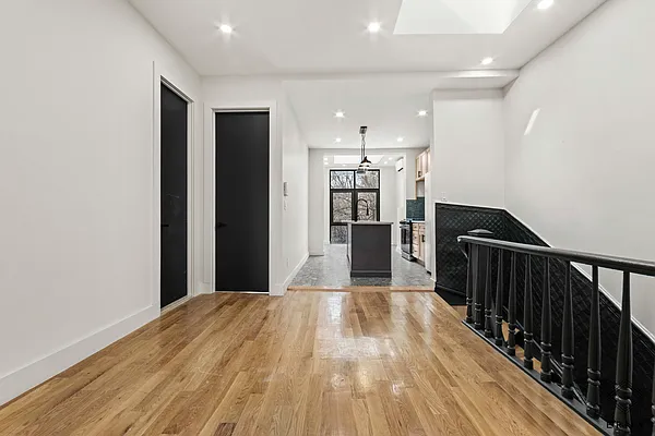 Rented by ERNY LLC | media 16