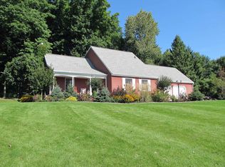 W9070 Steinacker Heights Dr, Hortonville, WI 54944