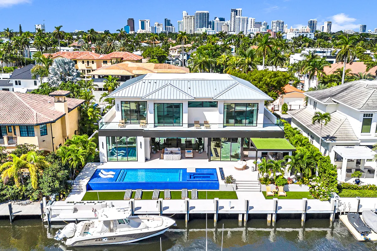 Building Photo - 408 Coral Way