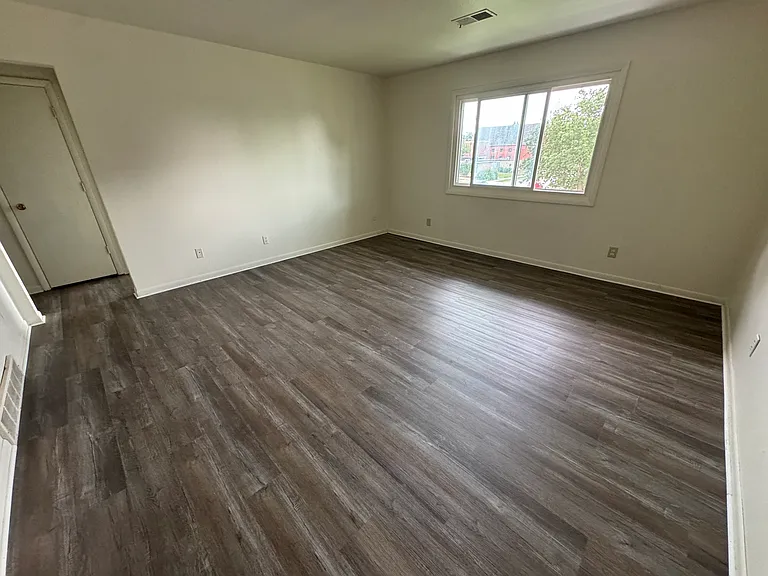 707 Kellogg Ave — Photo 1
