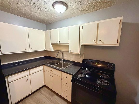 5th image of 466 Clinton St