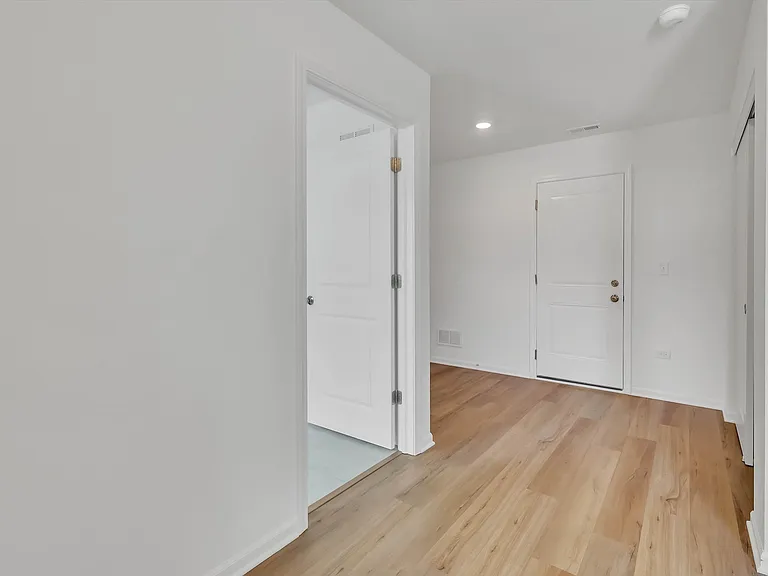 1078 Bogart St — Photo 24