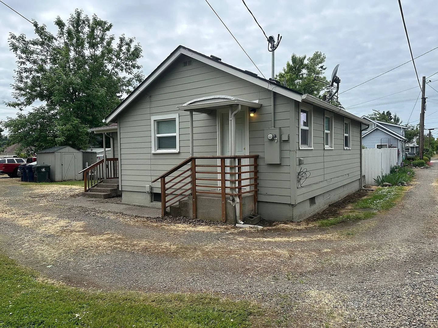 Updated 2-bedroom 1 bath house in Springfield! — Photo 4