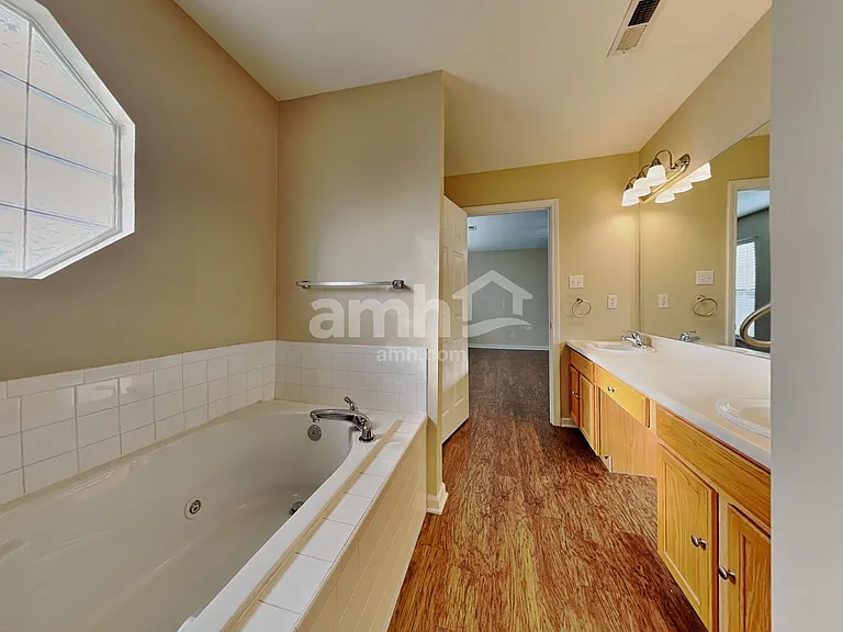 2932 Dragonfly Way — Photo 10