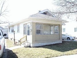 4th image of 3615 Creston Dr